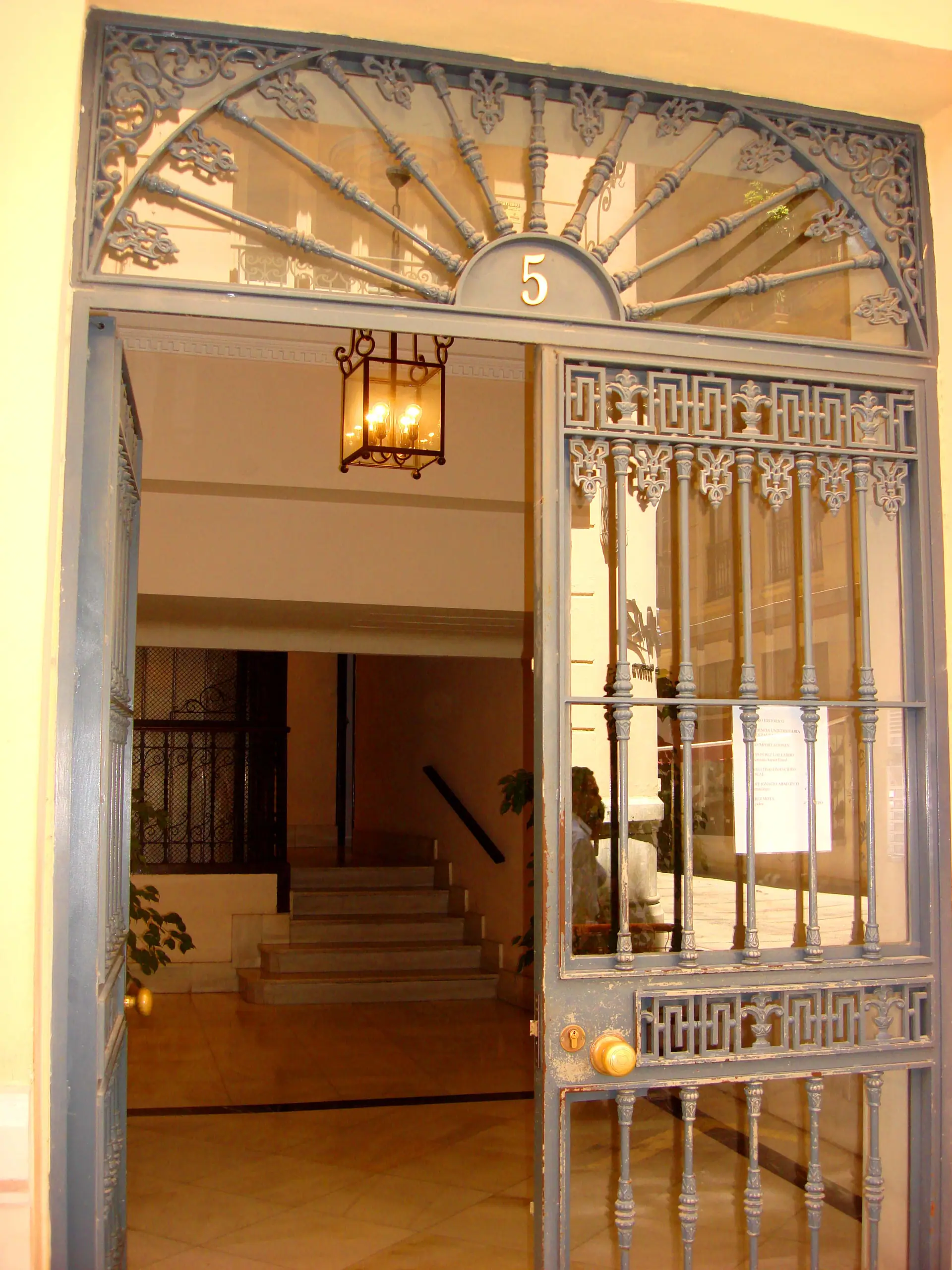 Edificio di Residencia Universitaria Santa Paula